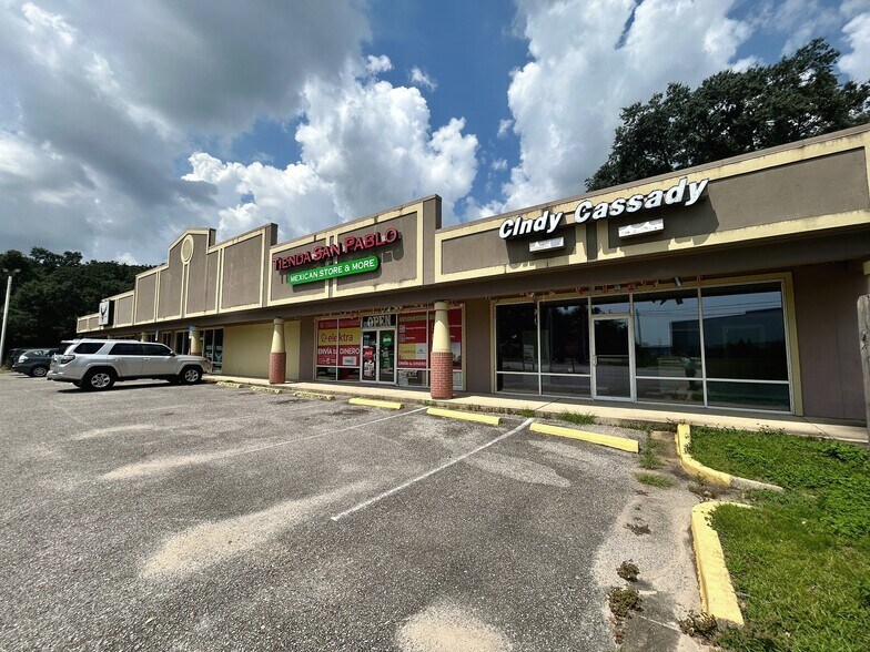 More Photos Of 6103 Tippin Ave, Pensacola General Retail For Lease