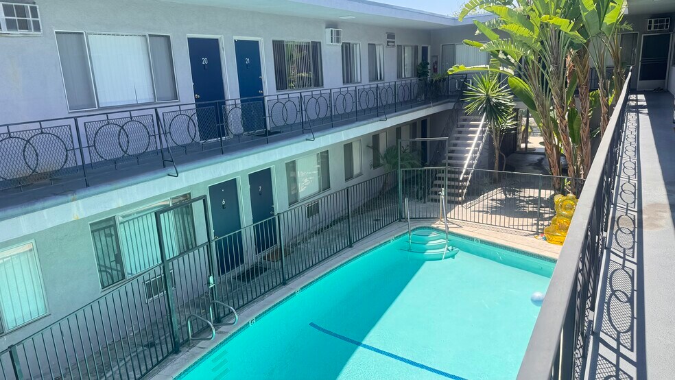 More Photos Of 323 E Chestnut St, Glendale Apartments For Sale