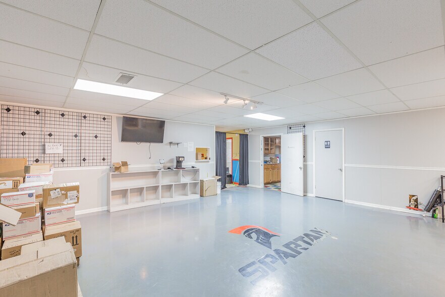 More Photos Of 300 Alamar St, Fort Oglethorpe General Retail For Sale