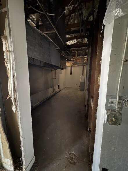 More Photos Of 508-514 Main St, Grandview Bar For Lease