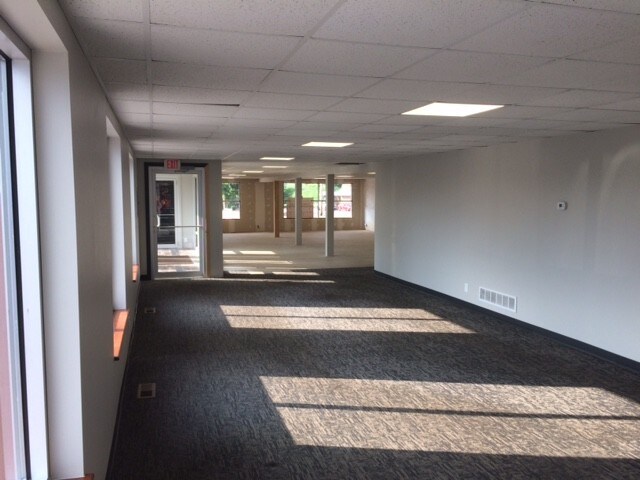 More Photos Of 4400 Portage St NW, North Canton Flex For Lease