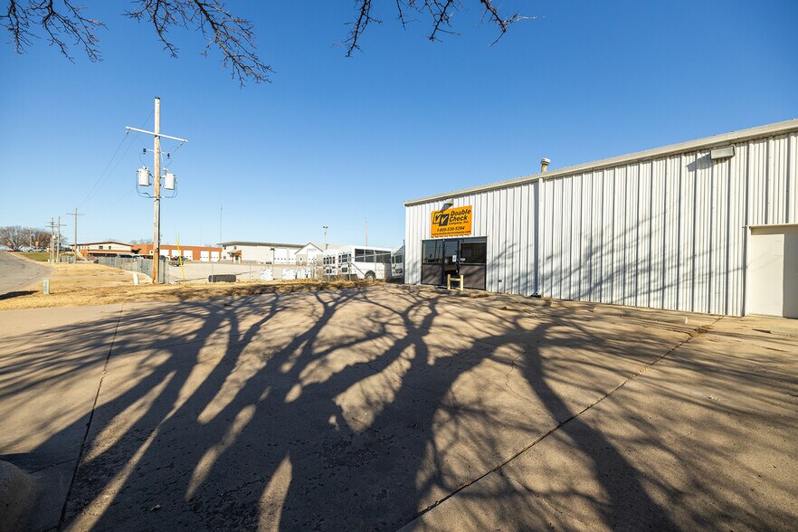 More Photos Of 130 E 10th Ave, South Hutchinson Industrial For Sale