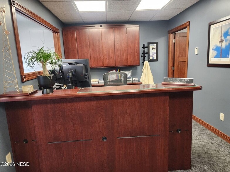 More Photos Of 8 2nd St SE, Watertown Office For Sale