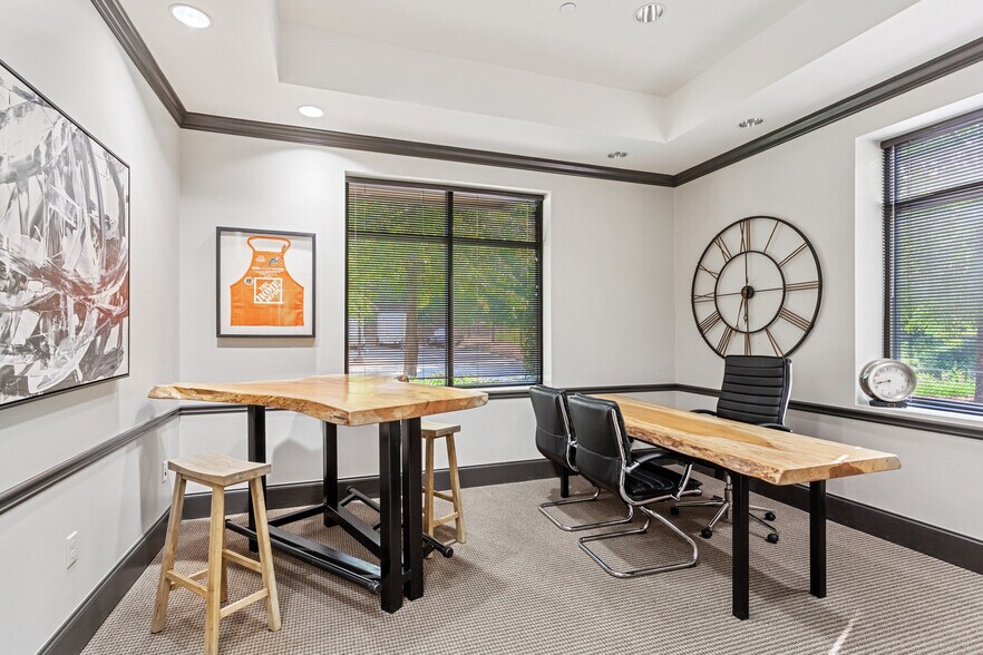 More Photos Of 6535 Shiloh Rd, Alpharetta Light Distribution For Sale