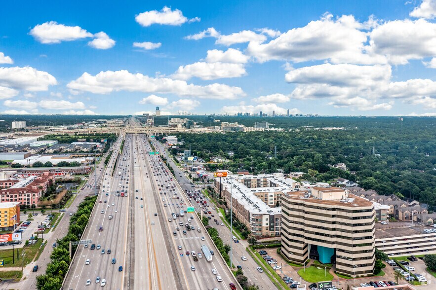 More Photos Of 11111 Katy Fwy, Houston Office For Lease