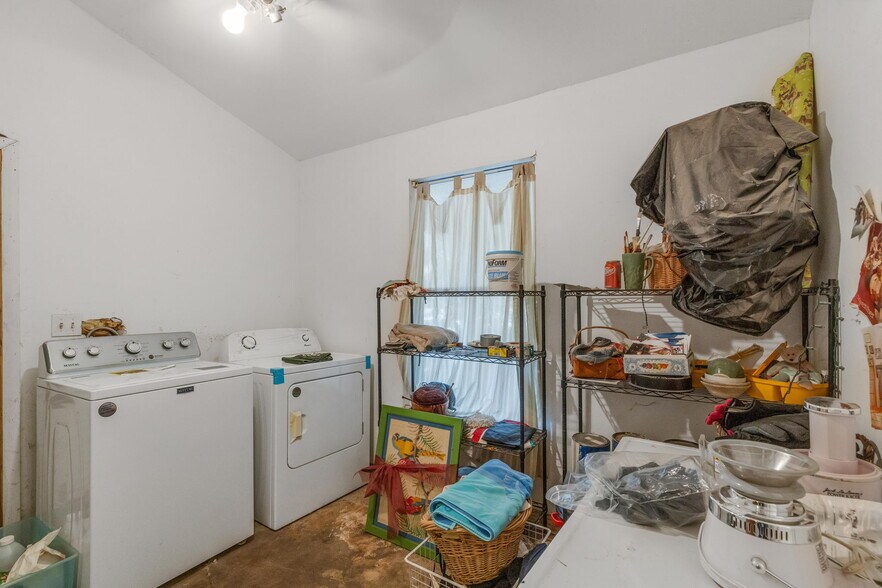 More Photos Of 4122 Bradenton rd, Sarasota Multifamily For Sale