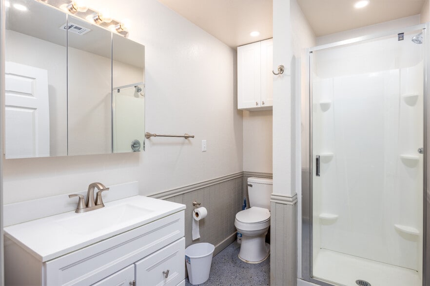 More Photos Of 12625 Sandpiper Rd, Thackerville Specialty For Sale