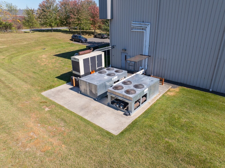 More Photos Of 47 Steves Ln, Gardiner Refrigeration Cold Storage For Sale