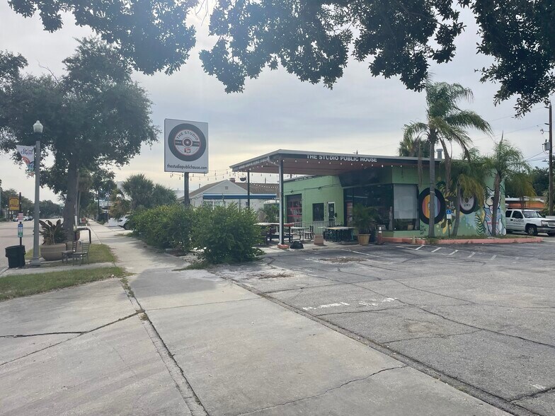 Primary Photo Of 2950 Central Ave, Saint Petersburg Restaurant For Sale