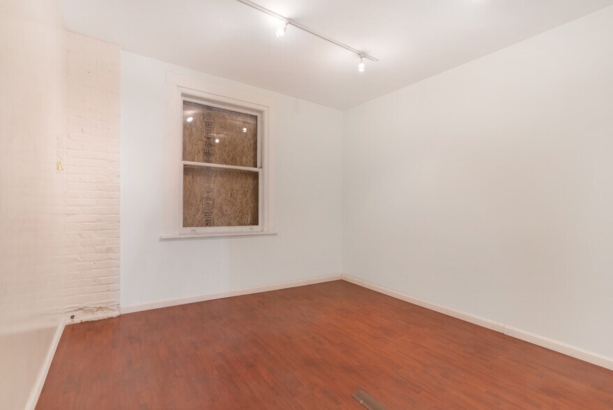 More Photos Of 227-231 Kearny St, San Francisco Storefront Retail Office For Lease