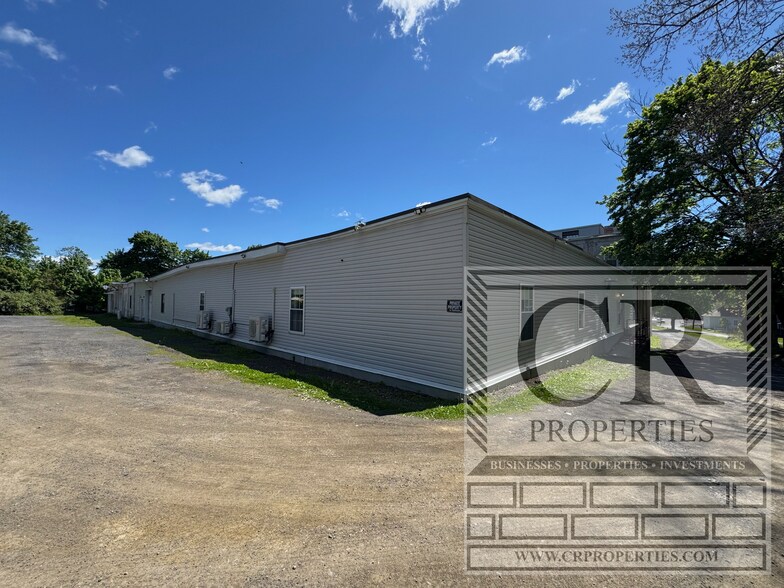 More Photos Of 155 Vineyard Ave, Highland Service For Sale