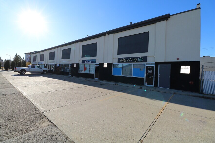 More Photos Of 10008-10022 167 St NW, Edmonton Showroom For Sale