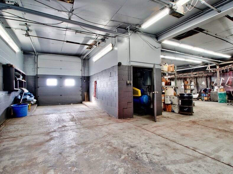 More Photos Of 56 Clarendon Ave, Kingston Warehouse For Sale