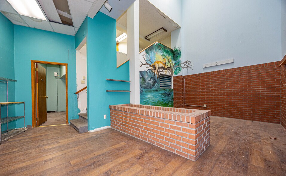 More Photos Of 2 Naco Rd, Bisbee Office For Sale