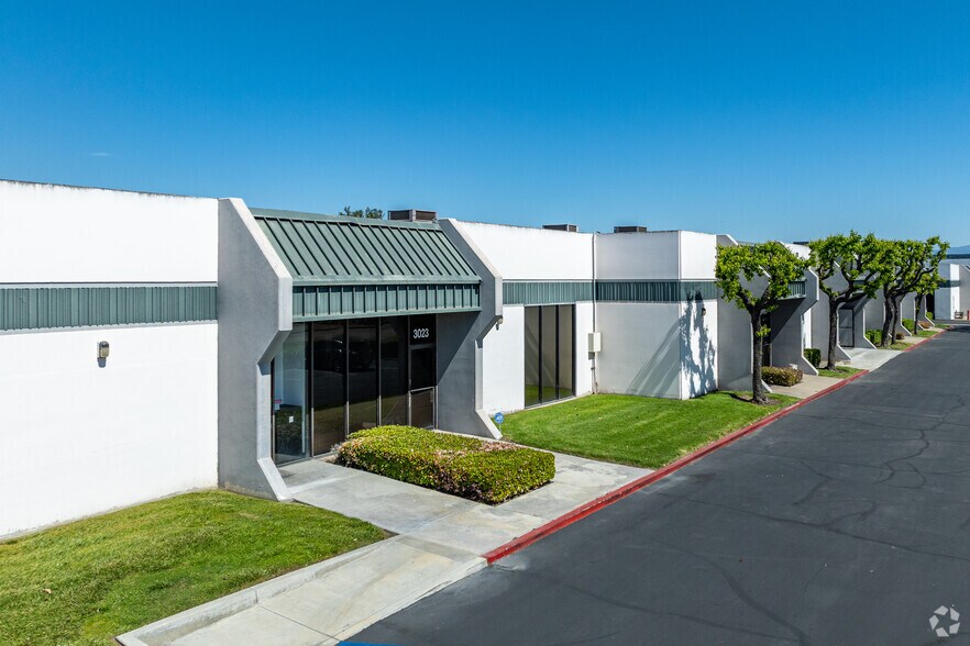 More Photos Of 3001-3095 S Harbor Blvd, Santa Ana Light Manufacturing For Lease
