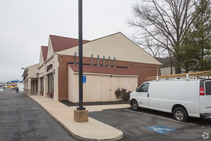 More Photos Of 8723 Richmond Hwy, Alexandria Unknown For Lease