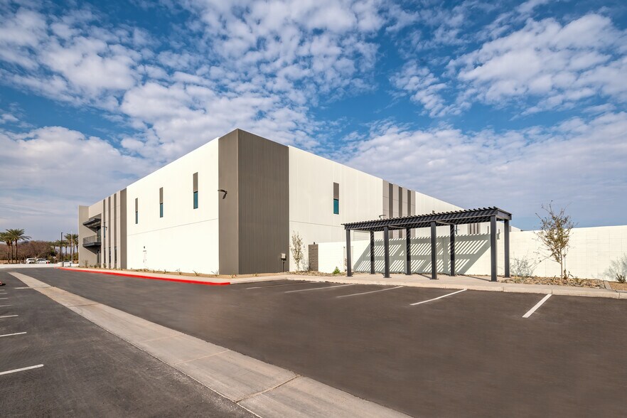 More Photos Of 2375 S Arizona Ave, Chandler Distribution For Lease