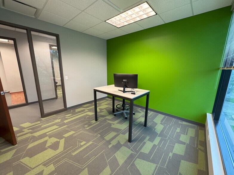 More Photos Of 4200 Cantera Dr, Warrenville Office For Sale