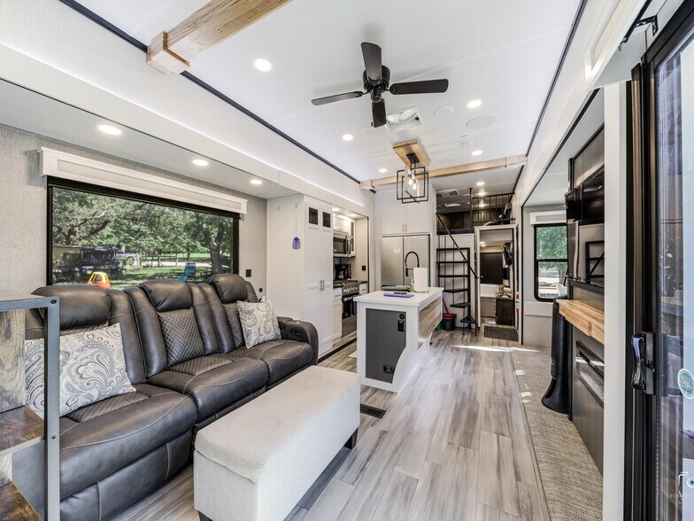 More Photos Of 16064 Mulberry Dr, Little Elm Hospitality For Sale