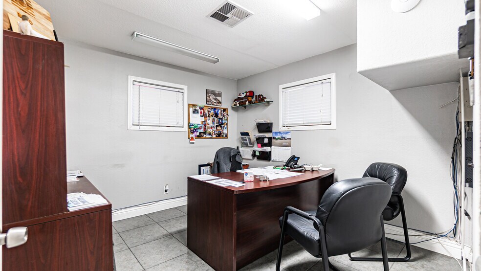 More Photos Of 15419 Valley Blvd, Fontana Contractor Storage Yard For Lease