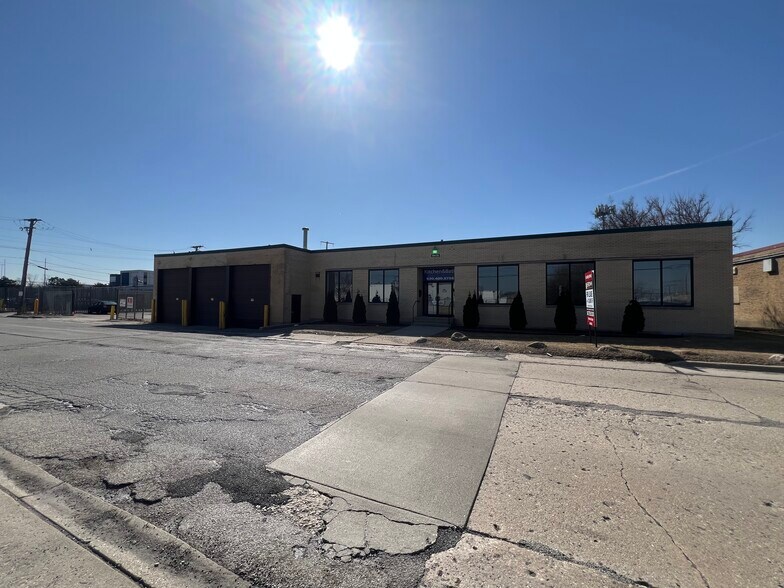 More Photos Of 10433-10435 Seymour Ave, Franklin Park Warehouse For Lease