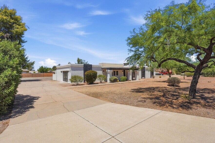 Primary Photo Of 12826 N Scottsdale Rd, Scottsdale Office Residential For Lease