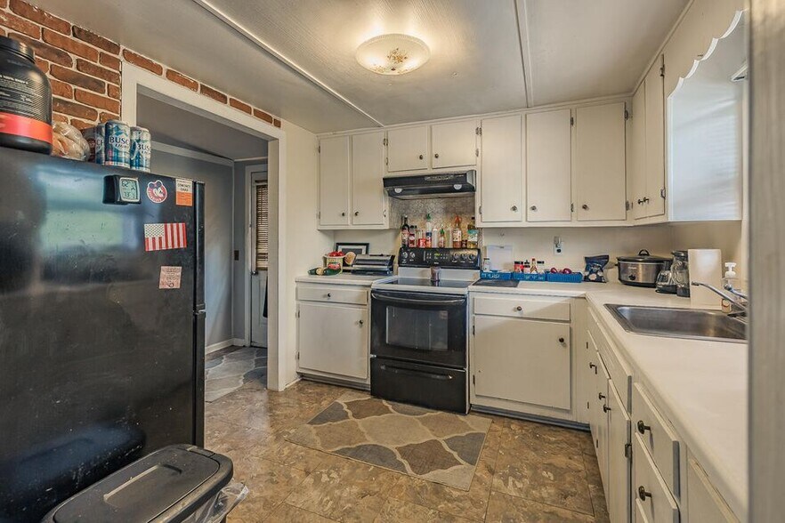 More Photos Of 1 William St, Hagaman Restaurant For Sale