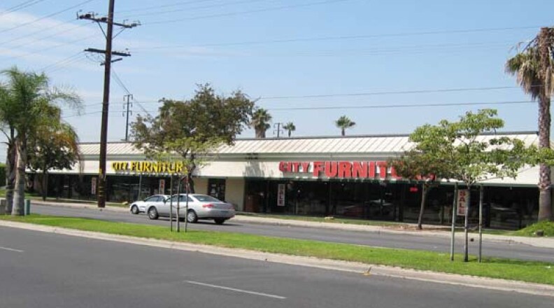 More Photos Of 945 N Azusa Ave, Covina Freestanding For Sale