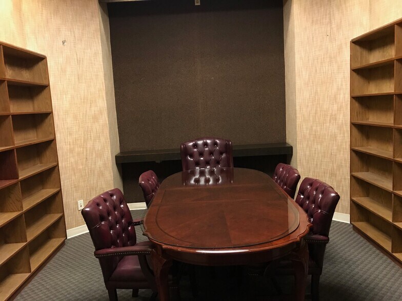 More Photos Of 800 S Beach Blvd, La Habra Office For Lease