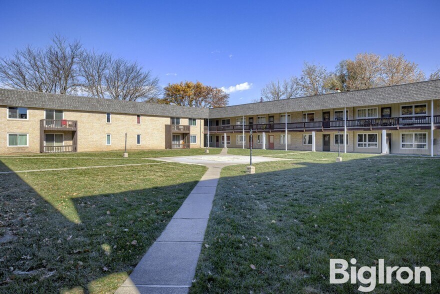 More Photos Of 633 E 10th St, York Apartments For Sale