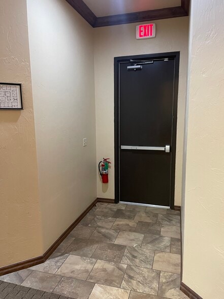 More Photos Of 908 SW 107th St, Oklahoma City Medical For Lease