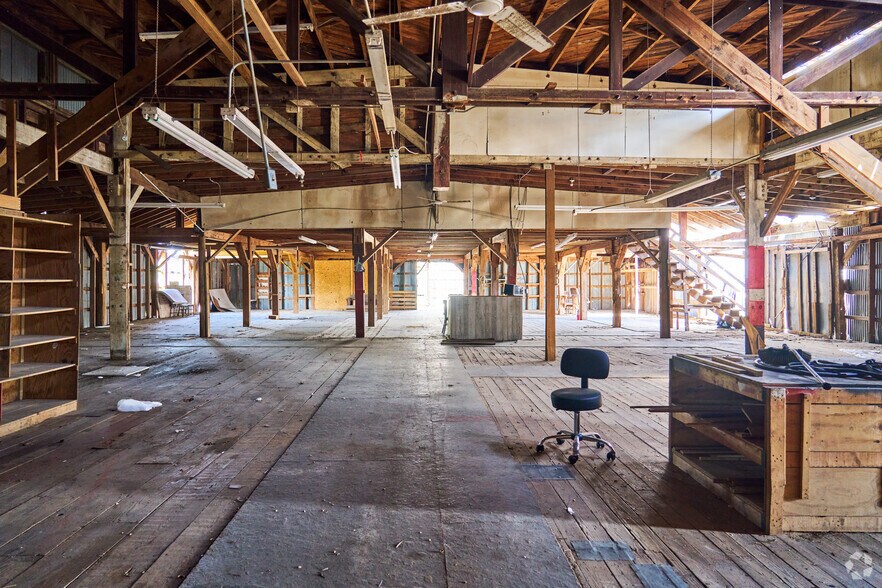 More Photos Of 710 NE 2nd Ave, Okeechobee Warehouse For Sale