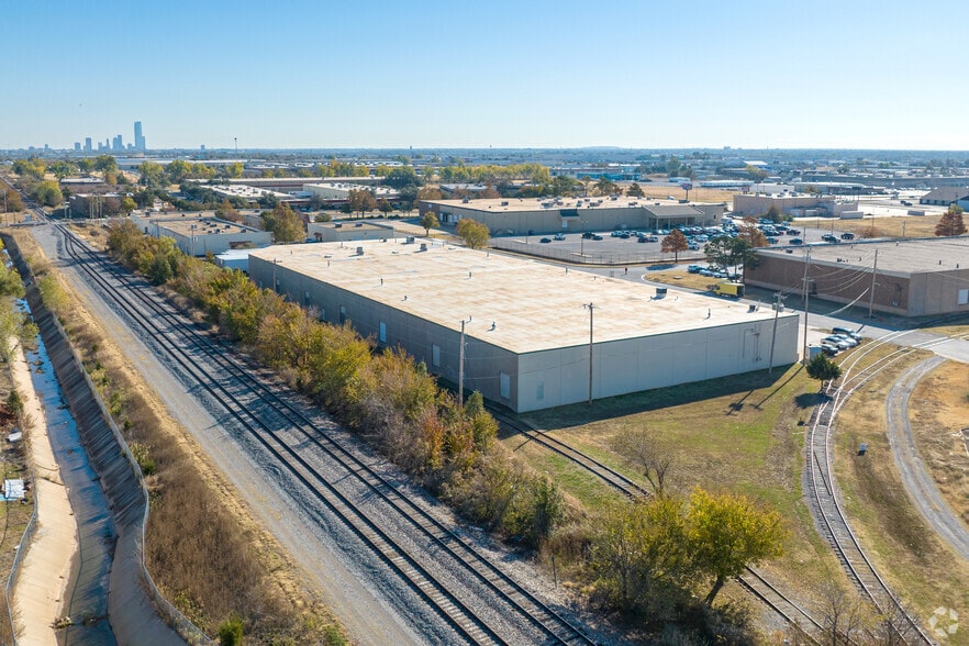 More Photos Of 4601-4627 NW 3rd St, Oklahoma City Warehouse For Lease