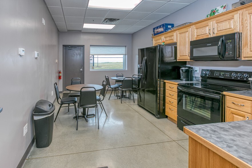 More Photos Of 1974 Pond View Dr SE, Lonsdale Warehouse For Sale