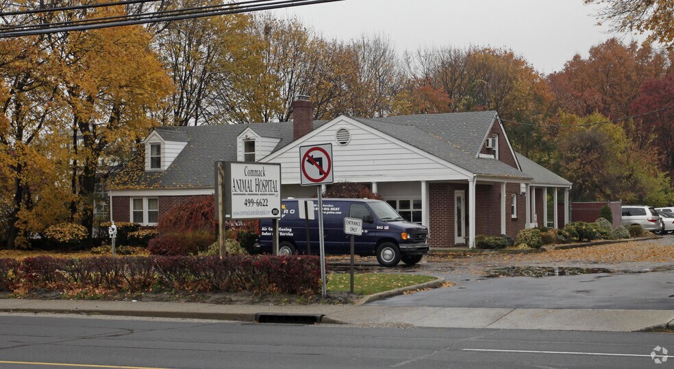 More Photos Of 3095 Jericho Tpke, East Northport Veterinarian Kennel For Sale