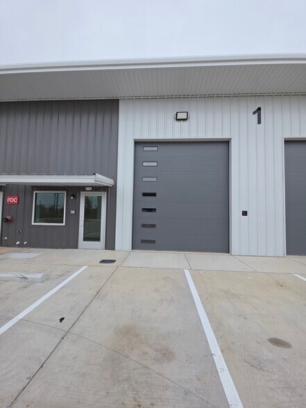 More Photos Of 1304 Leander Dr, Leander Warehouse For Lease