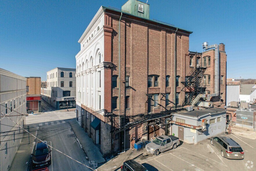 More Photos Of 282 Moody St, Waltham Office For Lease