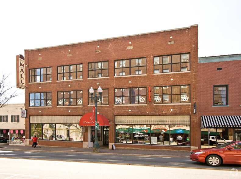 Primary Photo Of 9 Union St N, Concord Office For Sale