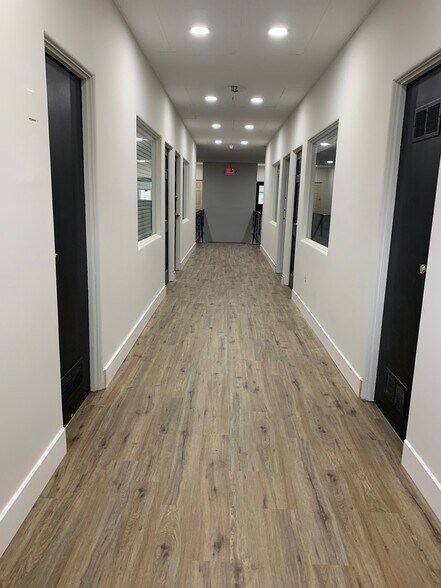 More Photos Of 324-328 N Dixie Dr, Vandalia Storefront Retail Office For Lease