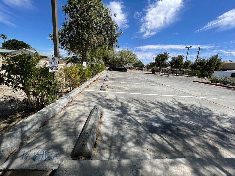 More Photos Of 32475 Date Palm Dr, Cathedral City Freestanding For Lease