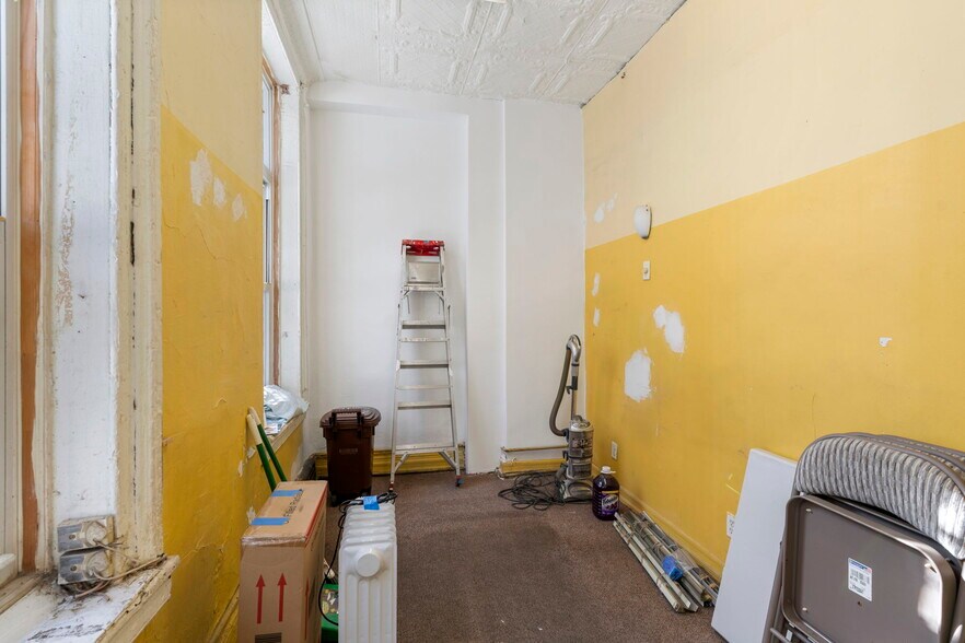 More Photos Of 289 Smith St, Brooklyn Storefront Retail Residential For Lease