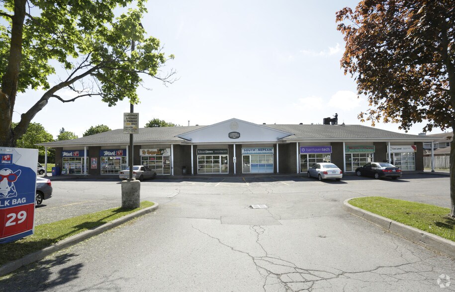 More Photos Of 1 Tartan Dr, Ottawa Storefront For Lease