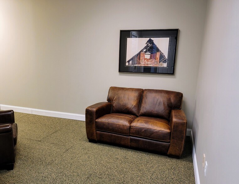 More Photos Of 1650 Murfreesboro Rd, Franklin Office For Lease