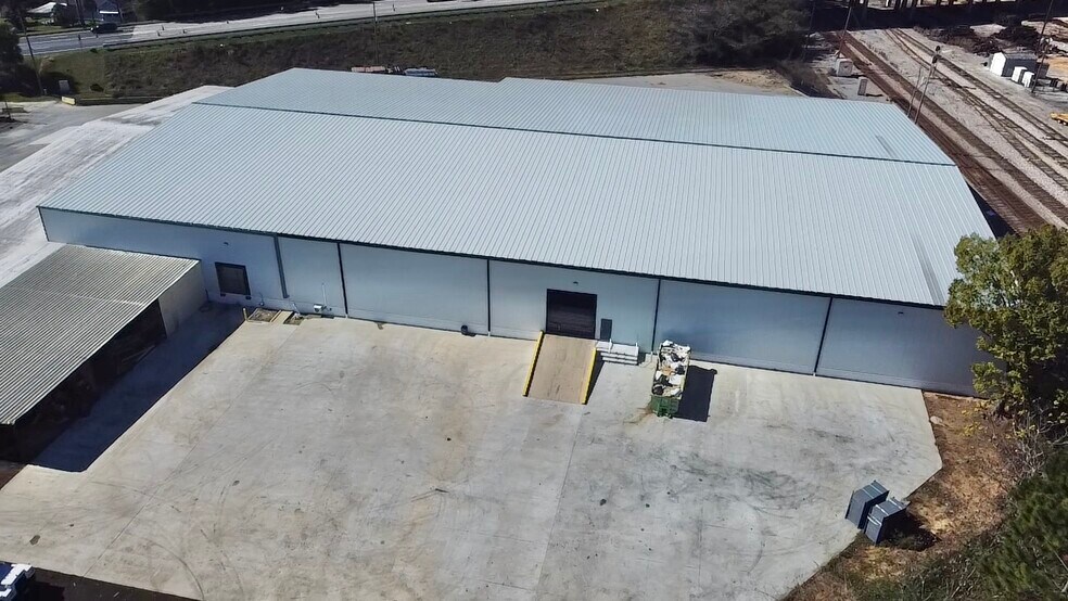 More Photos Of 2135 State Line Rd, Flomaton Warehouse For Lease