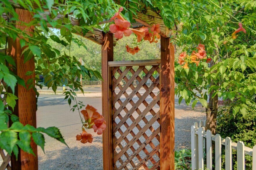 More Photos Of 345 N 5th St, Jacksonville Hospitality For Sale