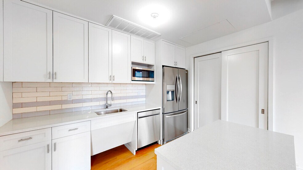 More Photos Of 131 Essex St, New York Office For Lease