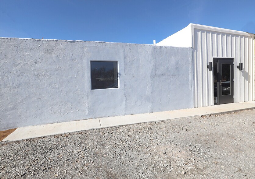 More Photos Of 9321 N Classen Blvd, Oklahoma City Storefront Retail Office For Sale