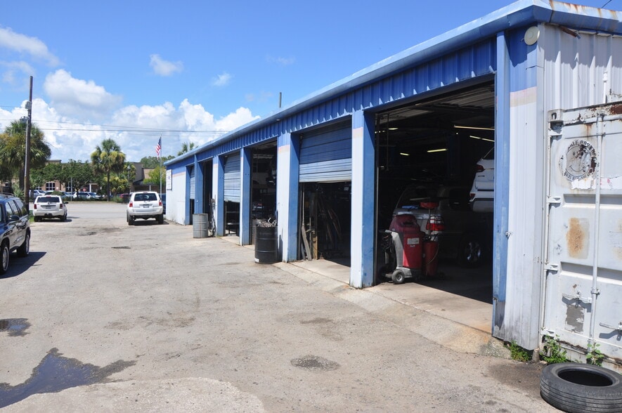 More Photos Of 1235 Ben Sawyer Blvd, Mount Pleasant Auto Repair For Sale