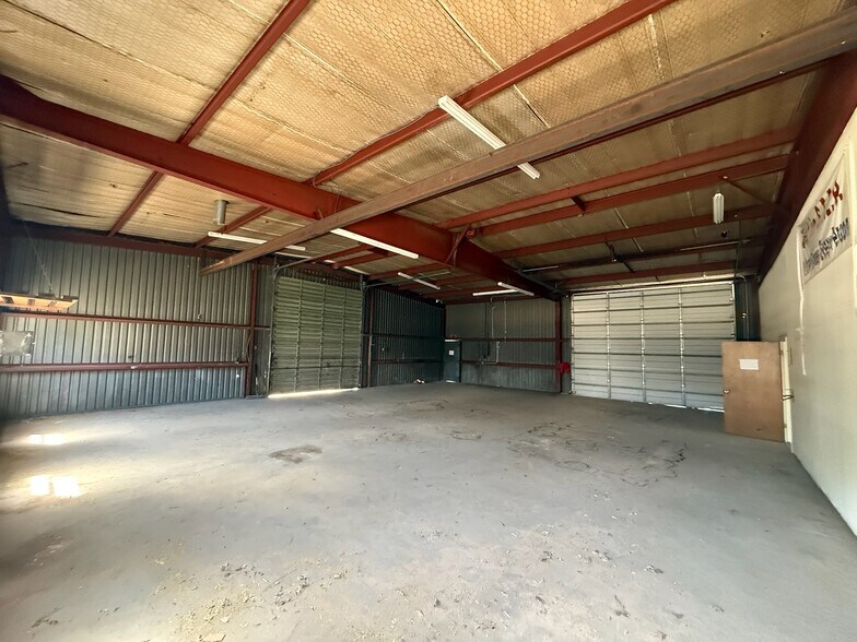 More Photos Of 107 S Lee St, Fredericksburg Flex For Lease