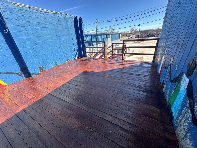 More Photos Of 113 Gold Ave, Grants Light Manufacturing For Sale